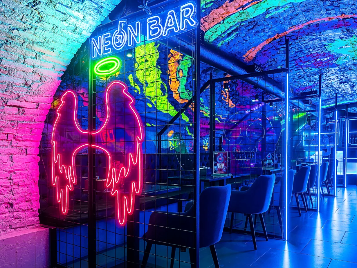 Выпускной в клубе «Neon Bar»